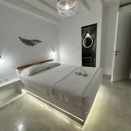 Dreamy Island Escape In Naousa Paros