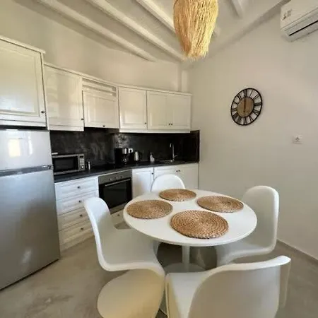 Dreamy Island Escape In Naousa Paros Apartman *
